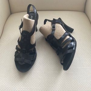 Aerosols heeled Sandal